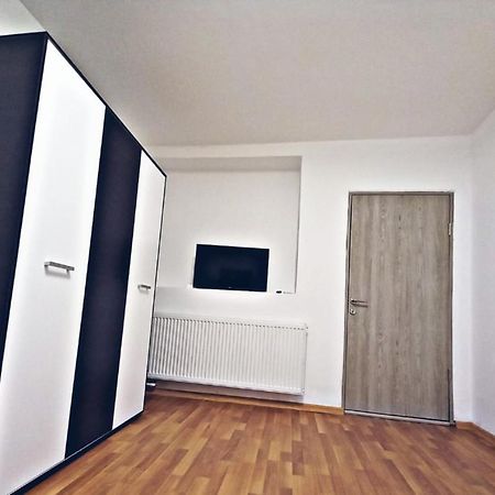 Camere In Regim Hotelier Braşov Esterno foto