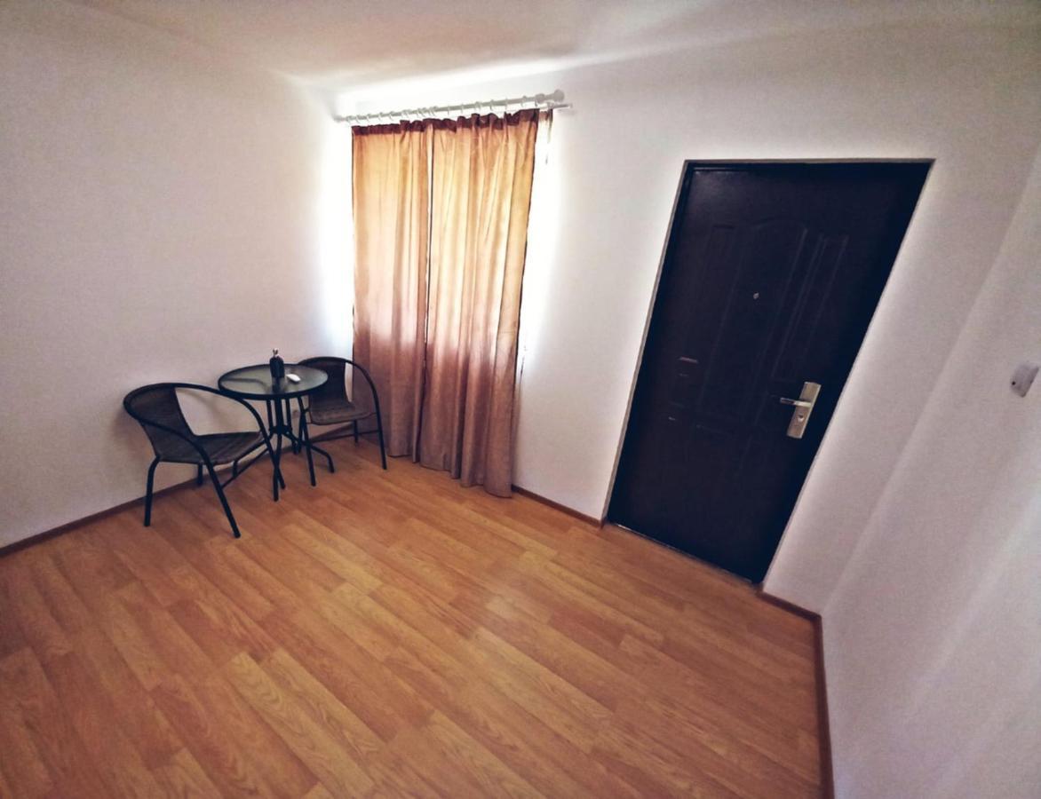 Camere In Regim Hotelier Braşov Esterno foto
