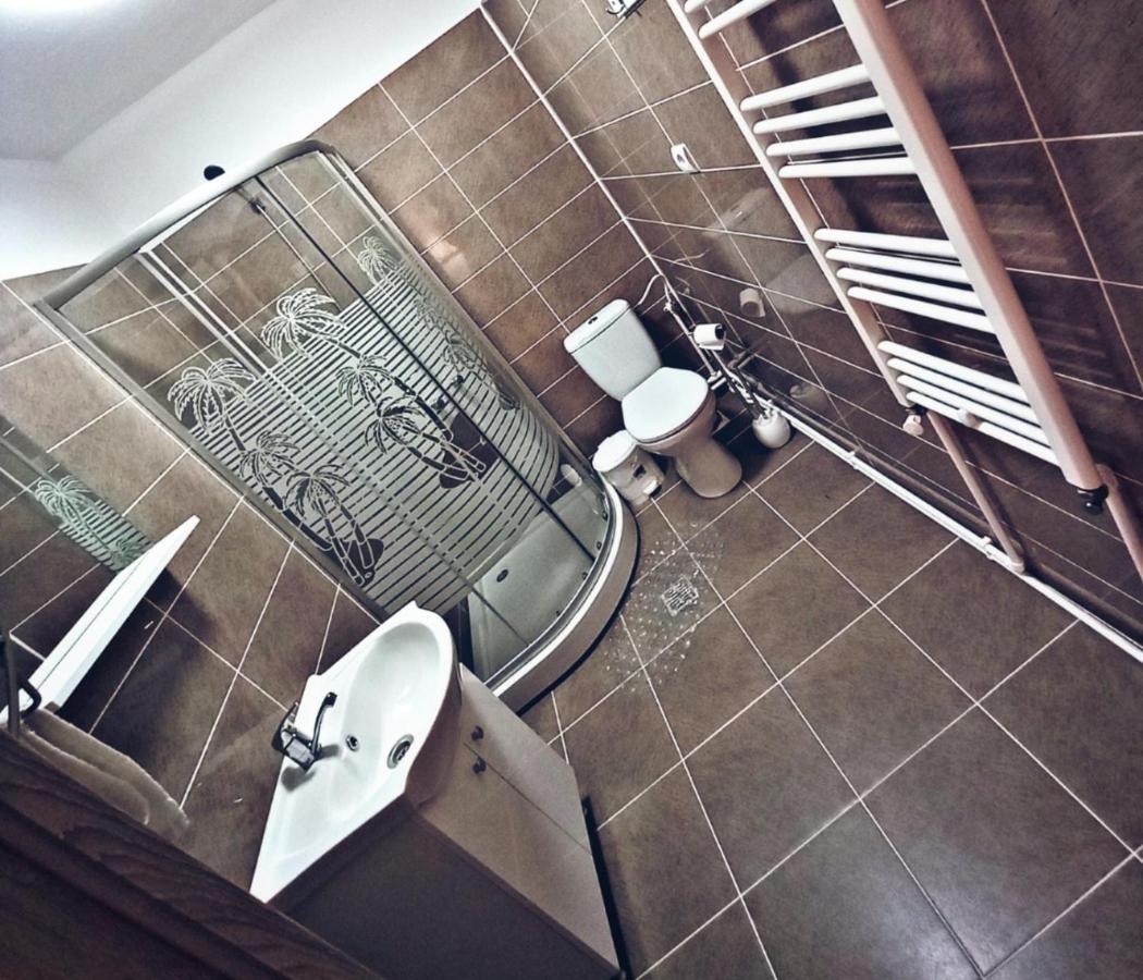 Camere In Regim Hotelier Braşov Esterno foto