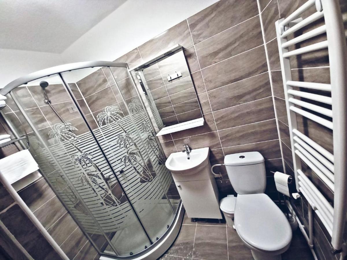 Camere In Regim Hotelier Braşov Esterno foto