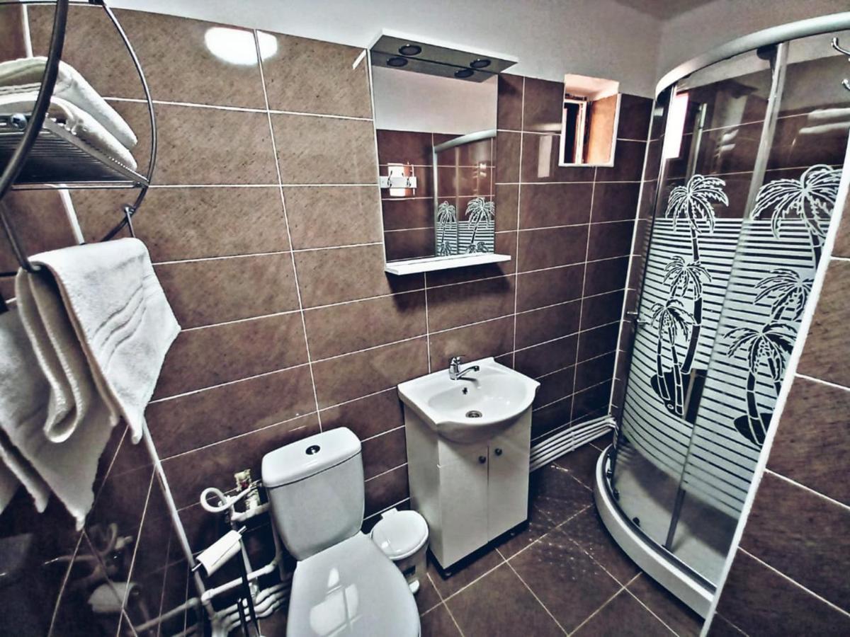 Camere In Regim Hotelier Braşov Esterno foto