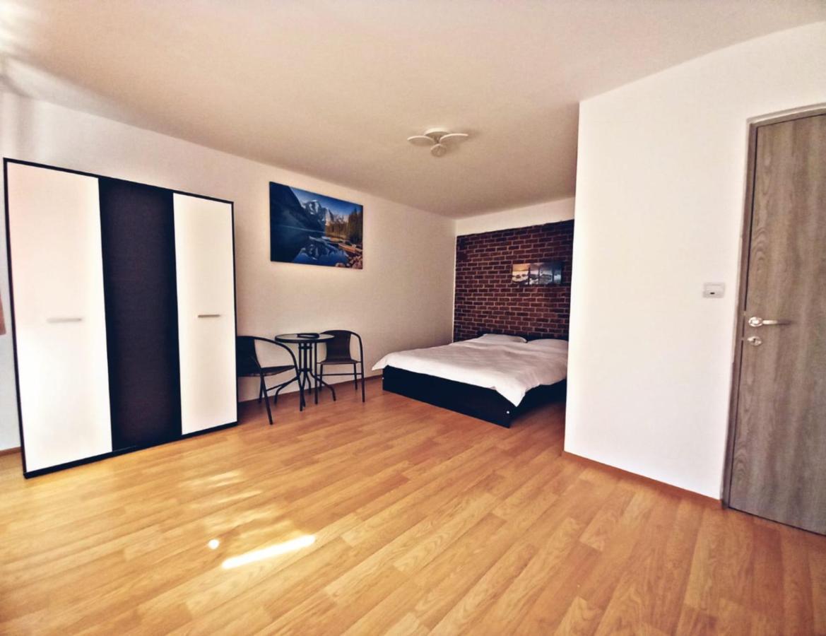 Camere In Regim Hotelier Braşov Esterno foto