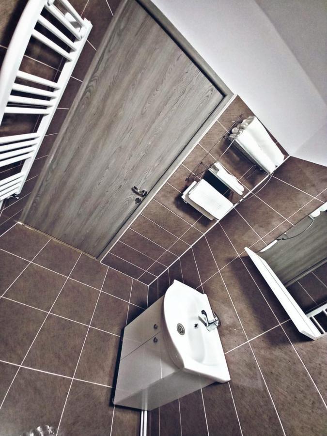 Camere In Regim Hotelier Braşov Esterno foto