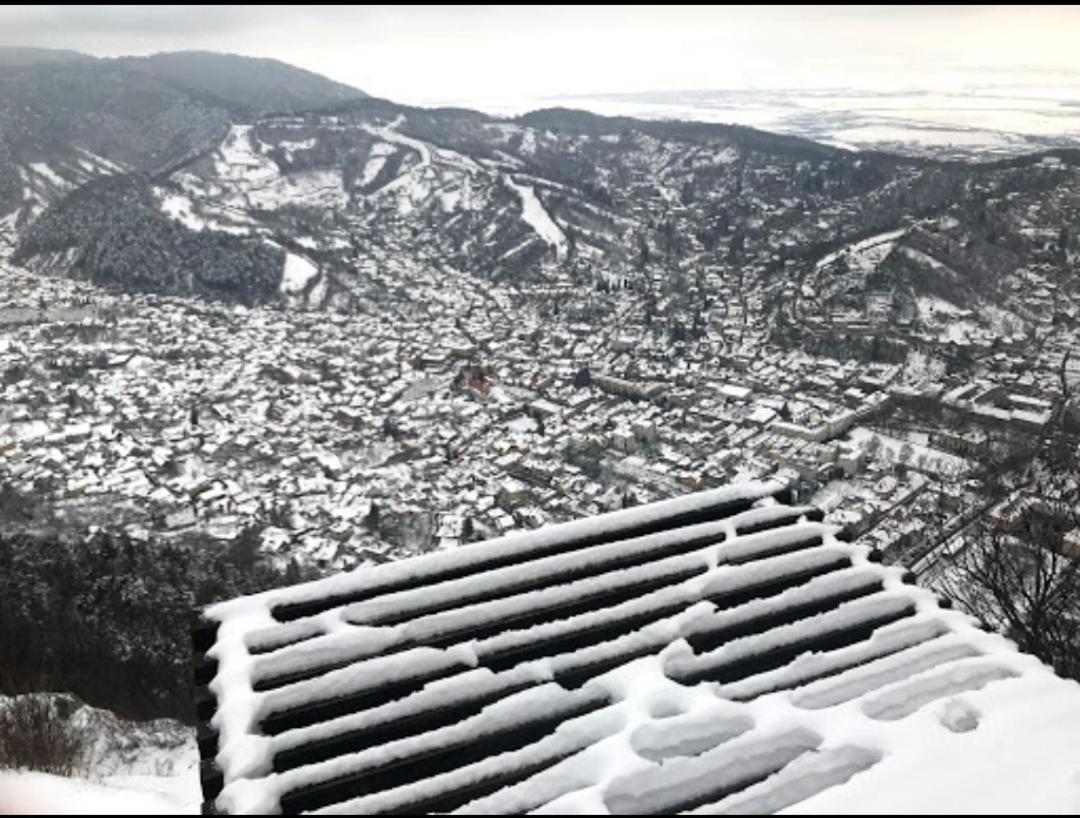 Camere In Regim Hotelier Braşov Esterno foto
